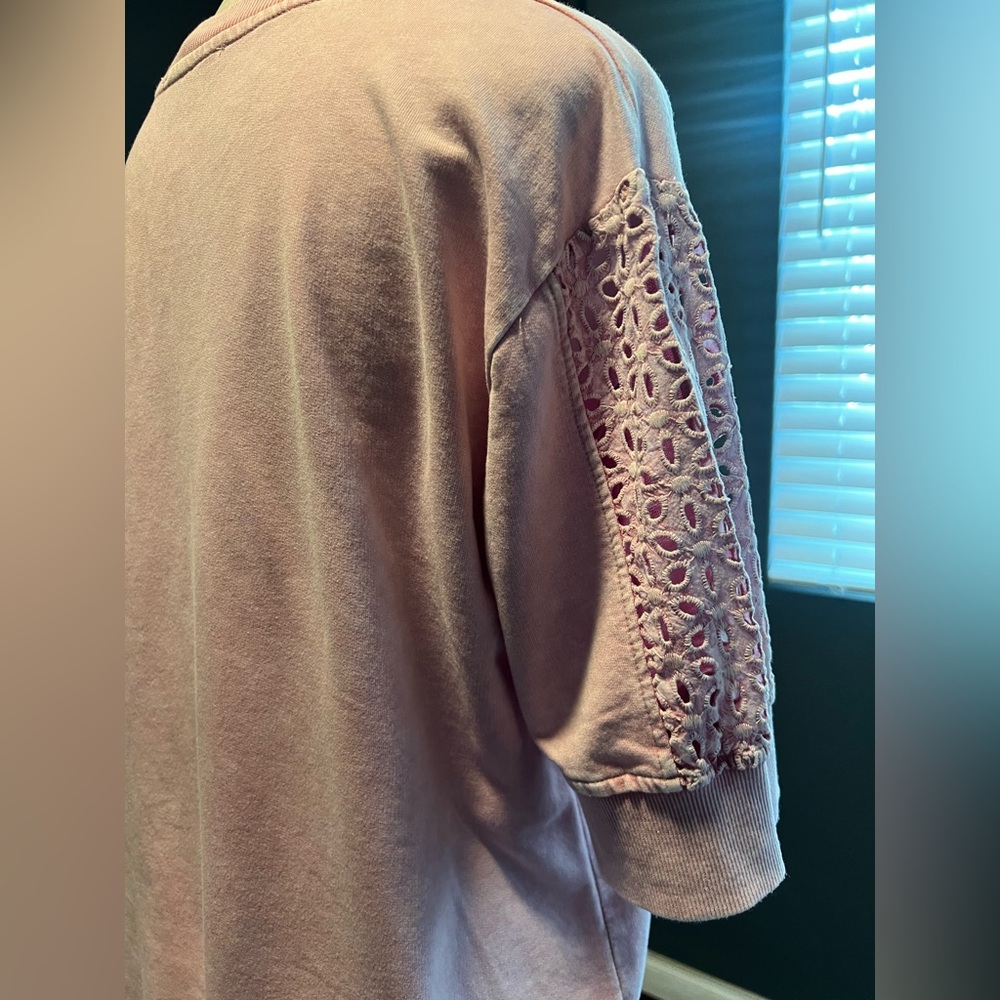 NWOT Pink Ombre Lace Sleeve Women's Top. - Picture 6 of 6